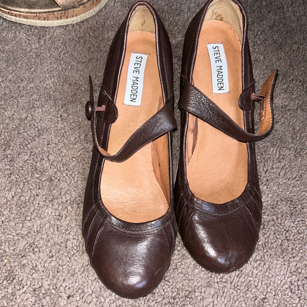 Brown leather Steve Madden size 7.5 heel